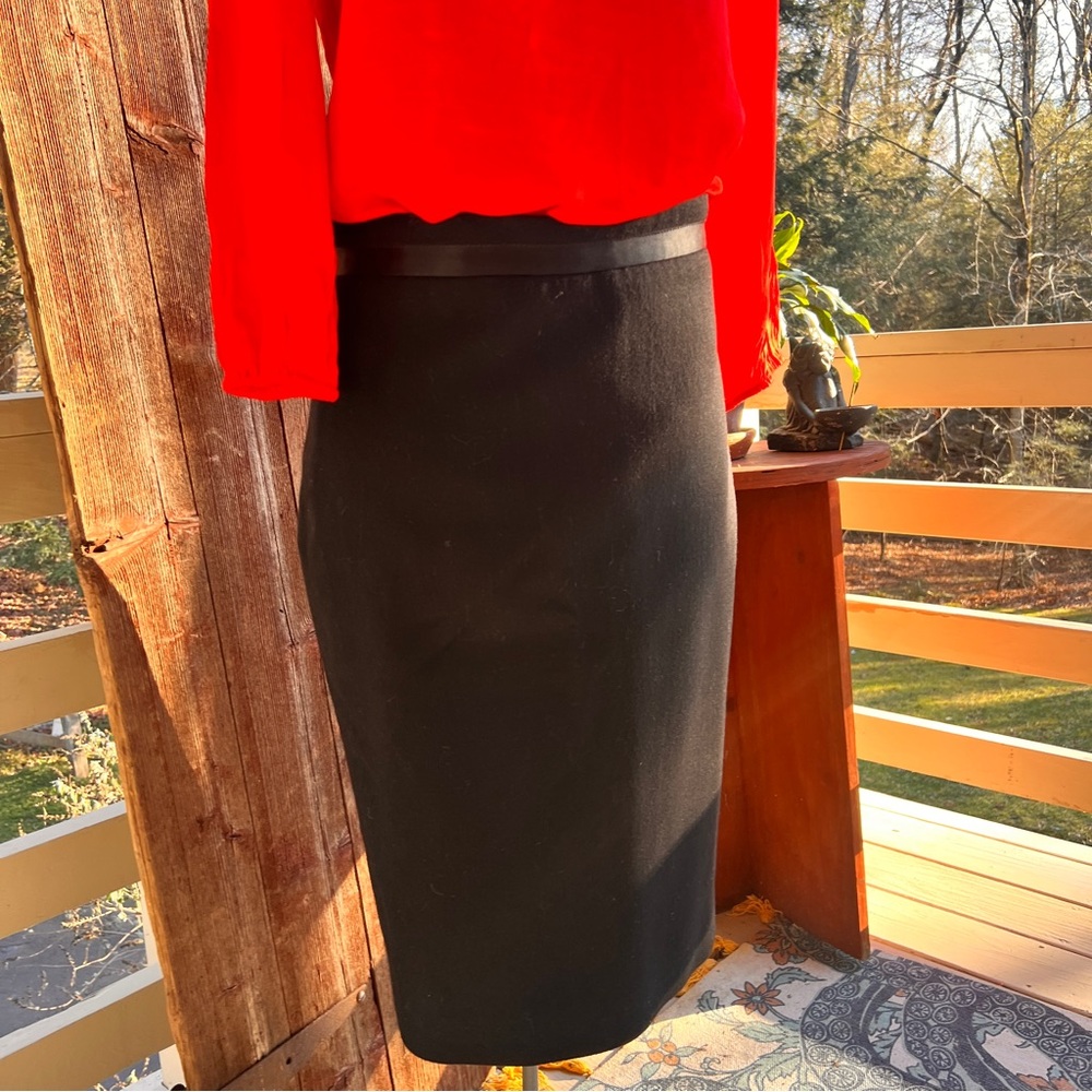 BCBGMaxAzria Wool High waisted pencil skirt size 8